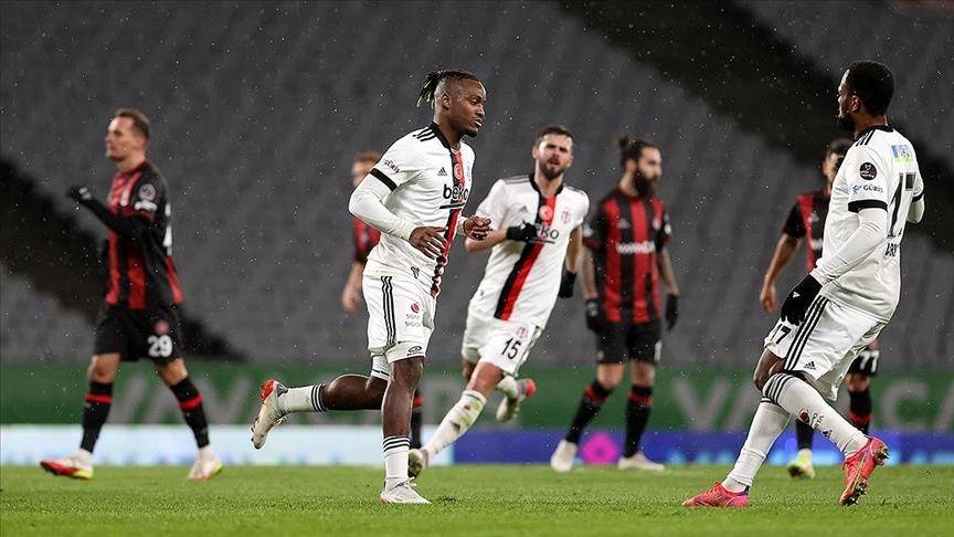 Atatürk Olimpiyat Stadı’nda kozlar paylaşılacak! F. Karagümrük - Beşiktaş muhtemel 11’leri belli oldu! 6